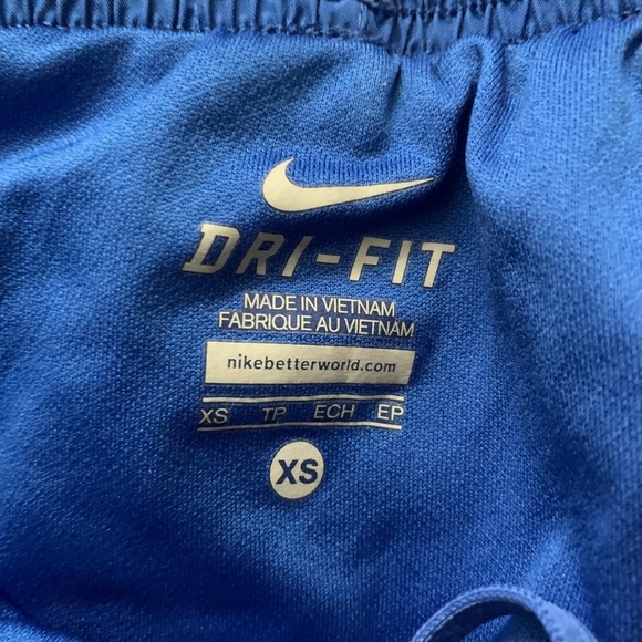 nike running shorts - Picture 2 of 2